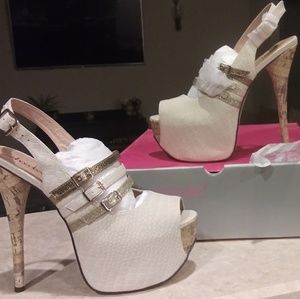 ShoeDazzle Pumps